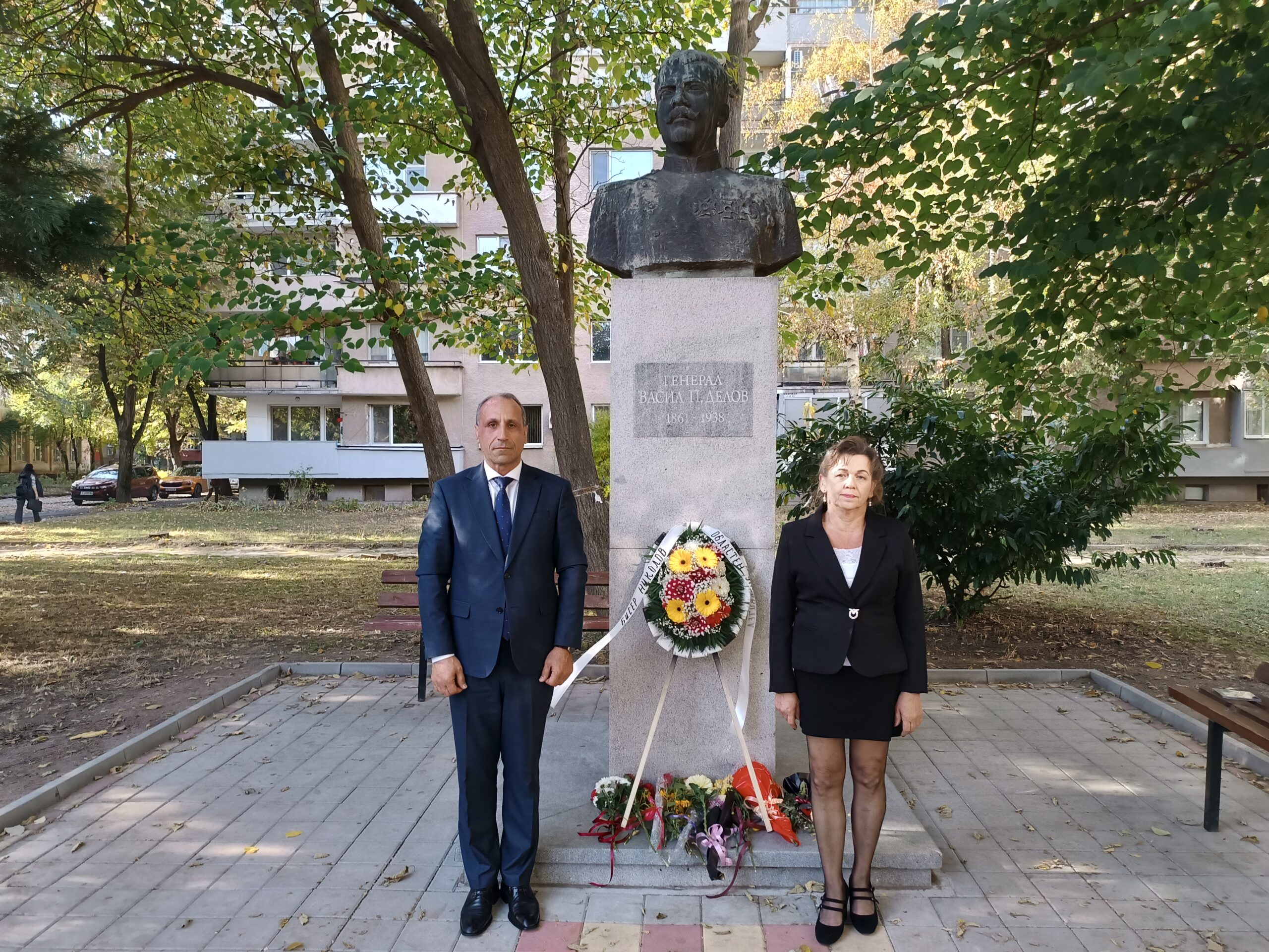 Областната администрация в Кърджали почете паметта и делото на Освободителя на Кърджали генерал Васил Делов